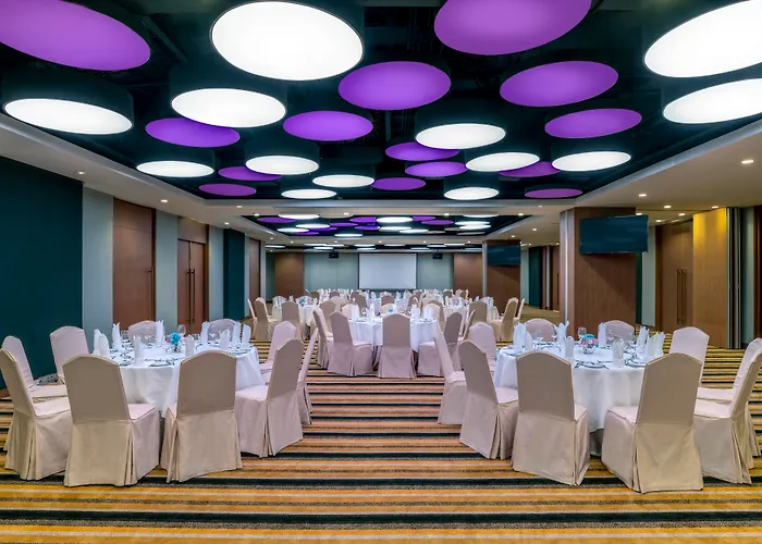 Novotel Bangkok on Siam Square - SHA Extra Plus Certified